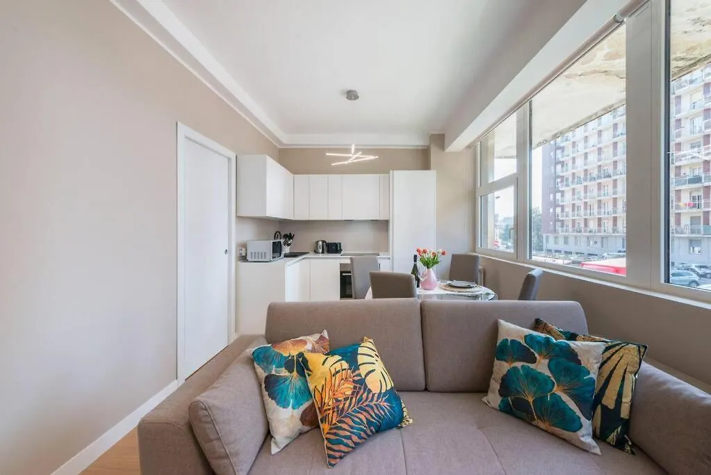 Cozy Private Flat - Mm Marche 7 Min Apartment Milan 0*,  Italy