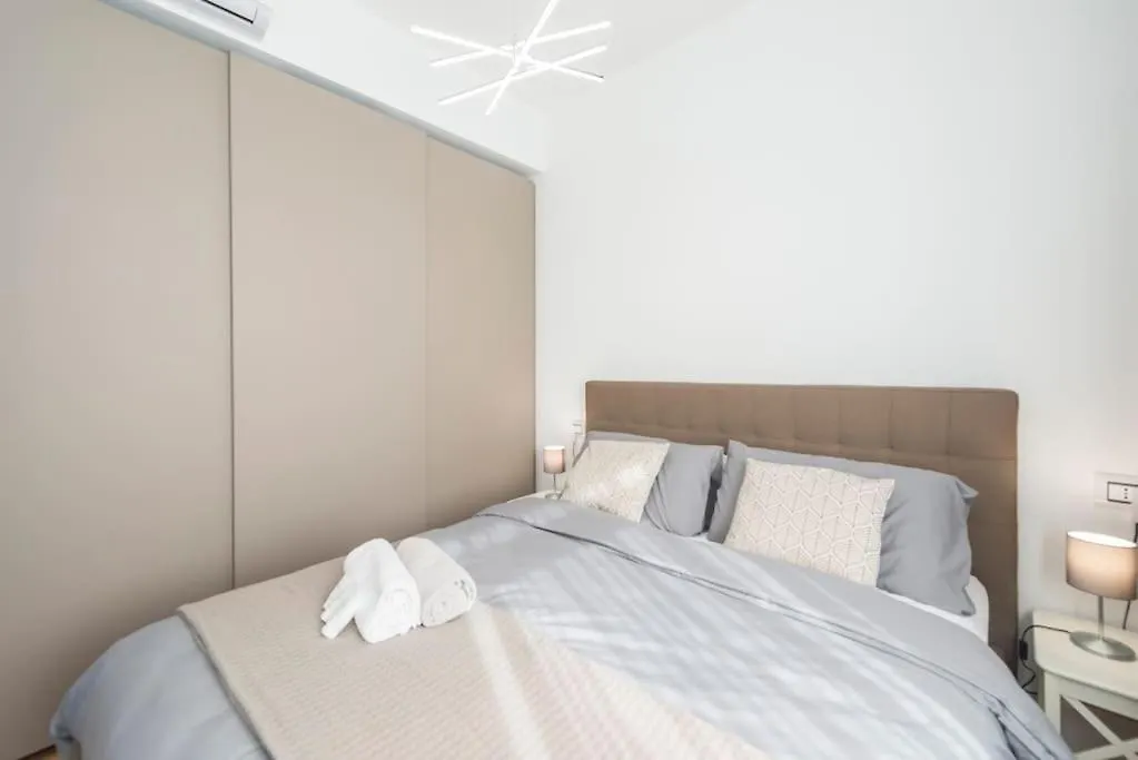 Cozy Private Flat - Mm Marche 7 Min Apartment Milan